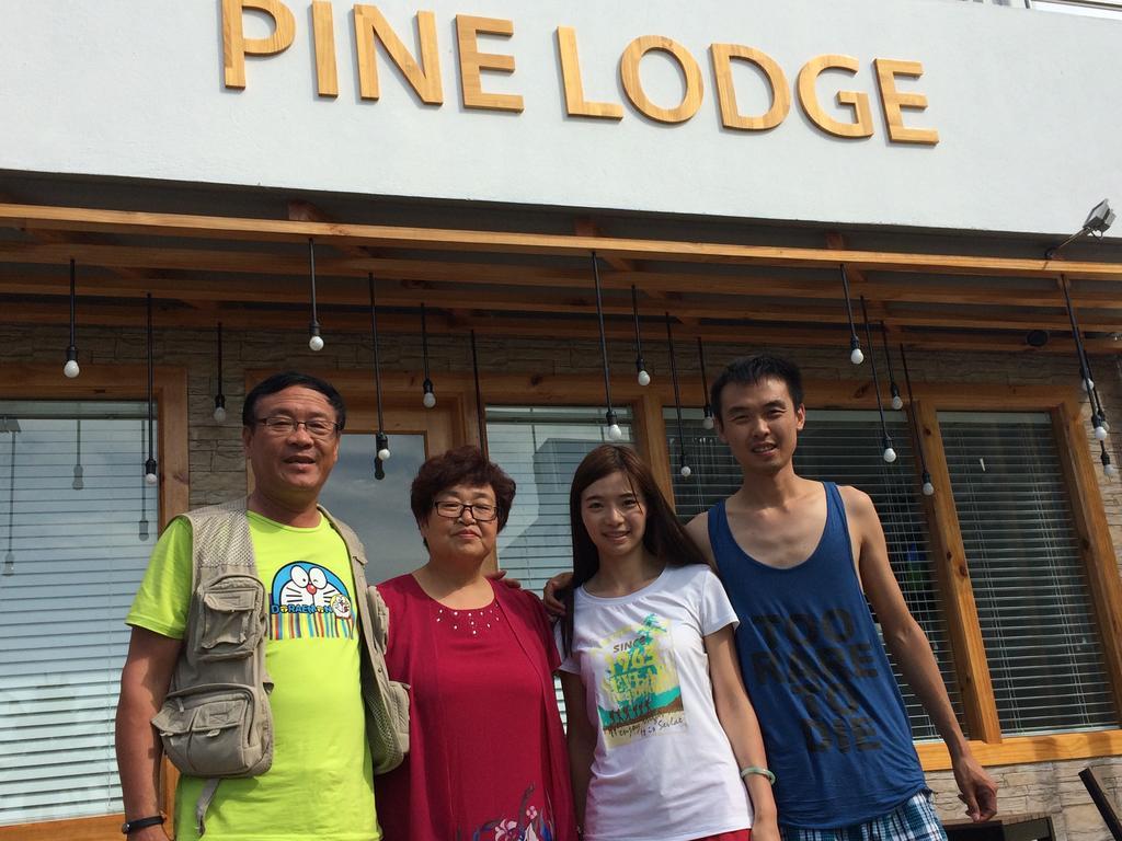 Pine Lodge Мале Экстерьер фото