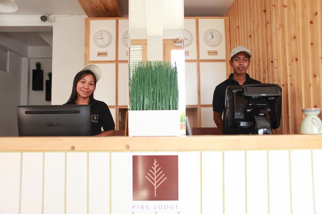 Pine Lodge Мале Экстерьер фото