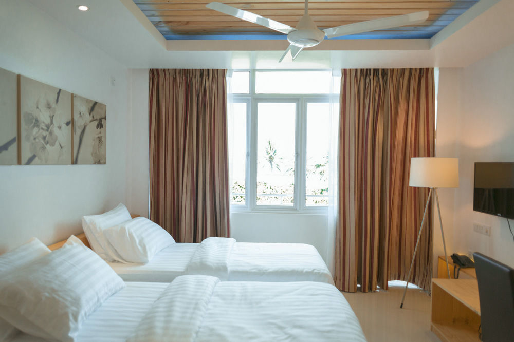 Pine Lodge Мале Экстерьер фото