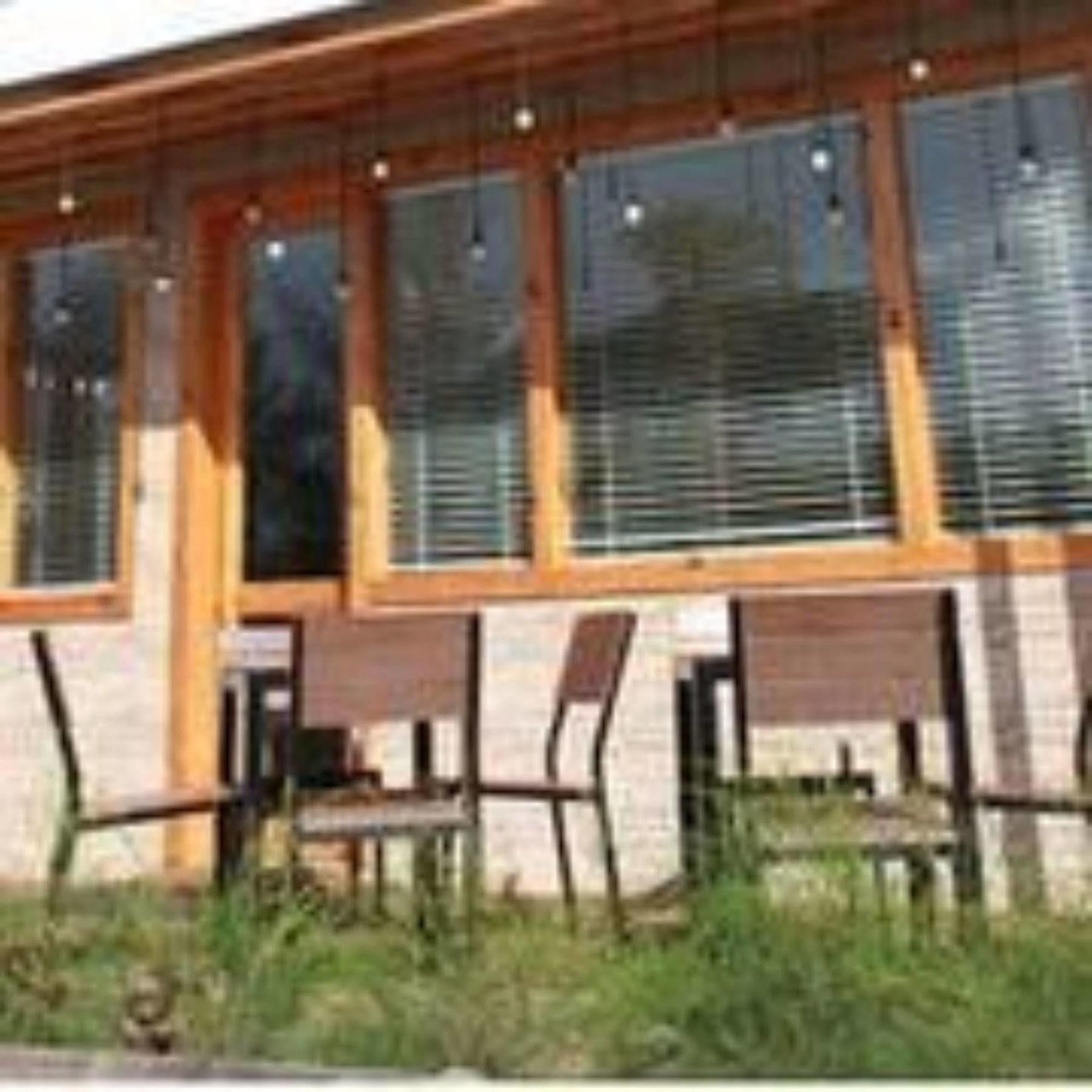 Pine Lodge Мале Экстерьер фото